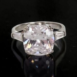 BELLA LUCE DIAMOND SIMULANT SOLITAIRE RING SIZE 8